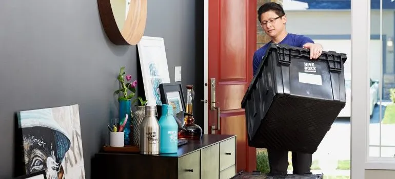 let us know what kind of moving boxes Seattle you need
