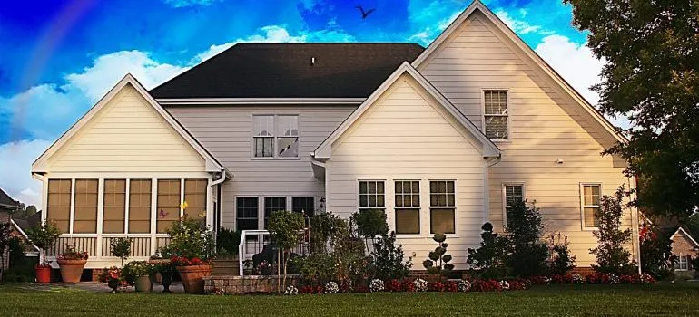 A family home for movers Redmond WA to relocate. 