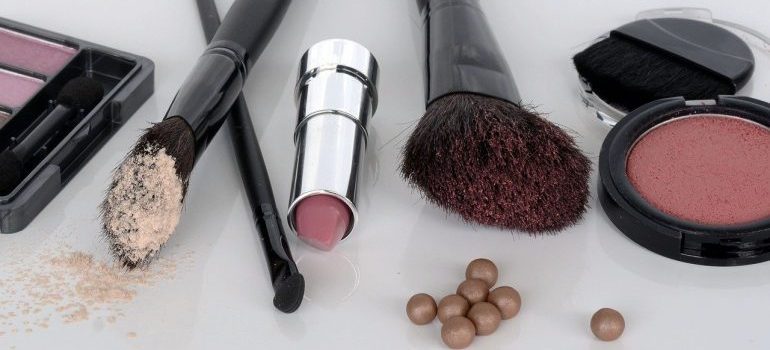 Makeup and makeup brushes.