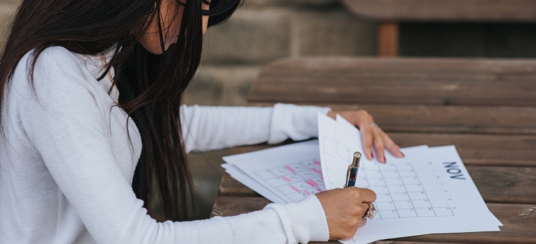 A woman has to plan a short-distance move on short notice